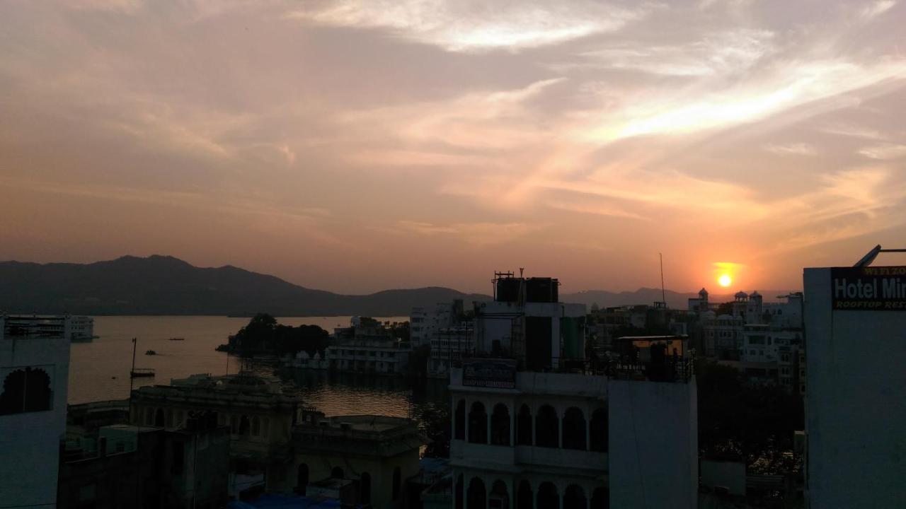 Hotel Ishwar Palace Udaipur Exterior photo