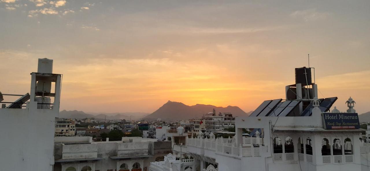 Hotel Ishwar Palace Udaipur Exterior photo